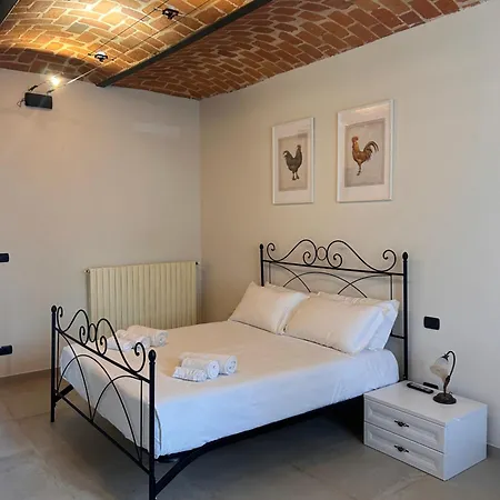Çiftlik konaklama Tenuta Agricola La Cava- Cantina E San Damiano dʼAsti
